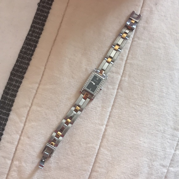 Gently used ladies pulsar watch - Picture 4 of 7